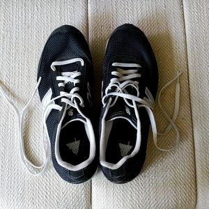 New balance size 5.5 athletic shoes
